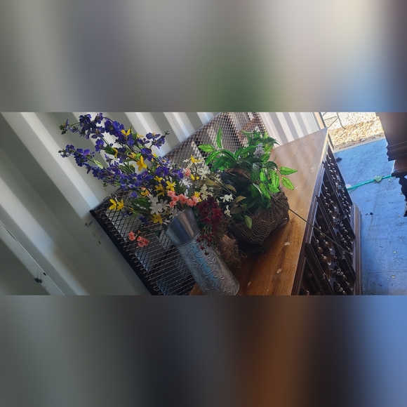 Decorations - Picture 3 of 16